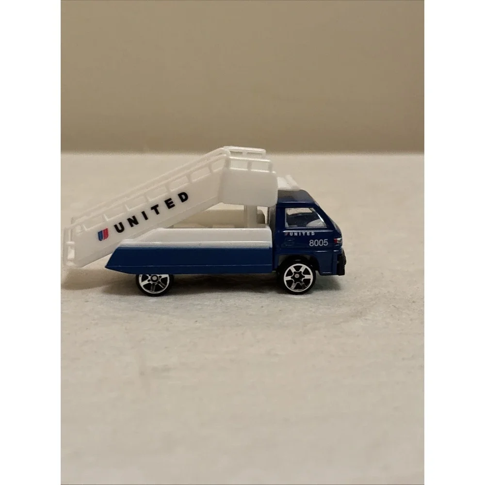 Realtoy Airport Vehicle Lot Boeing United Southwest American Airlines Diecast
